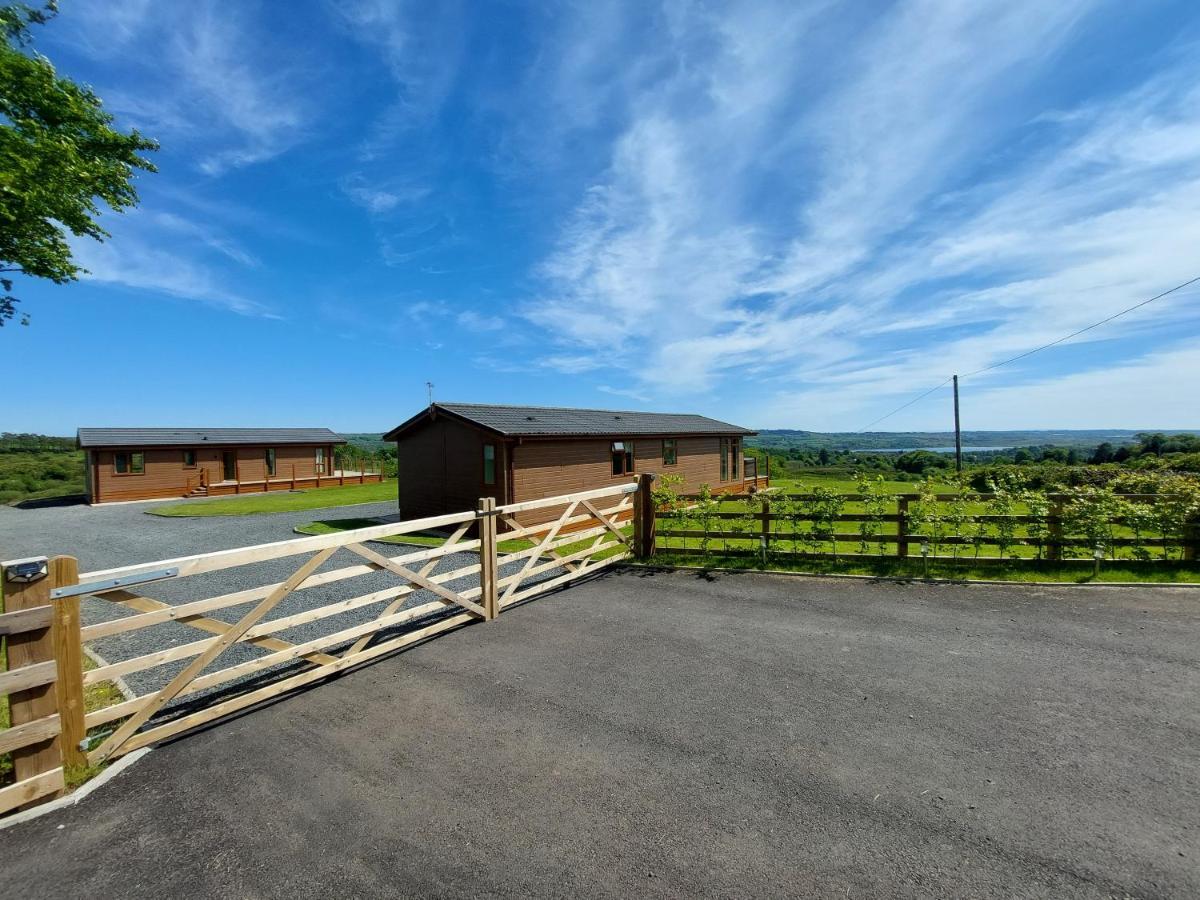 Luxury Family Beechwood Lodge With Hot Tub Lochwinnoch Eksteriør billede
