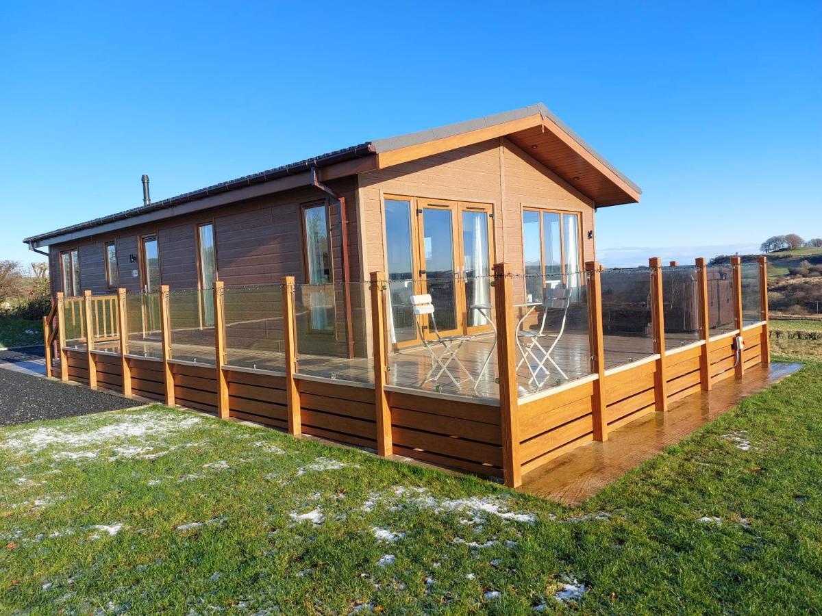 Luxury Family Beechwood Lodge With Hot Tub Lochwinnoch Eksteriør billede