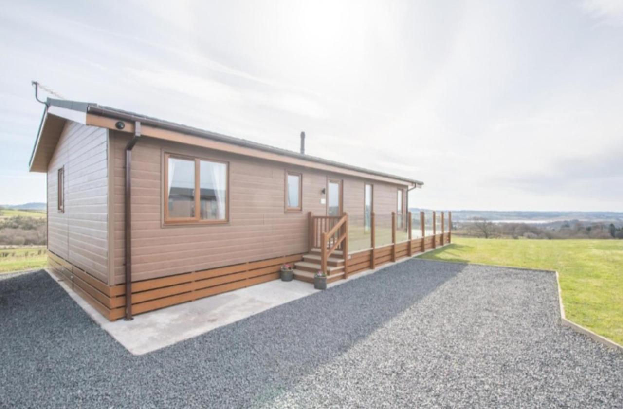Luxury Family Beechwood Lodge With Hot Tub Lochwinnoch Eksteriør billede
