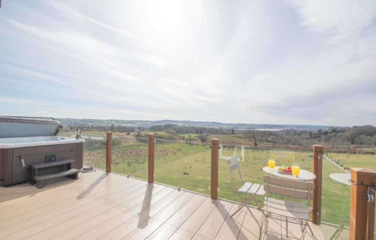 Luxury Family Beechwood Lodge With Hot Tub Lochwinnoch Eksteriør billede