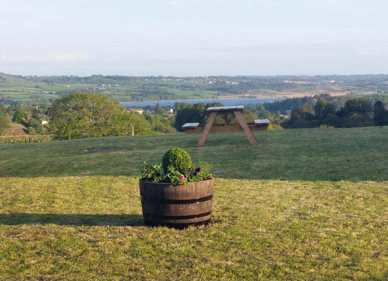 Luxury Family Beechwood Lodge With Hot Tub Lochwinnoch Eksteriør billede